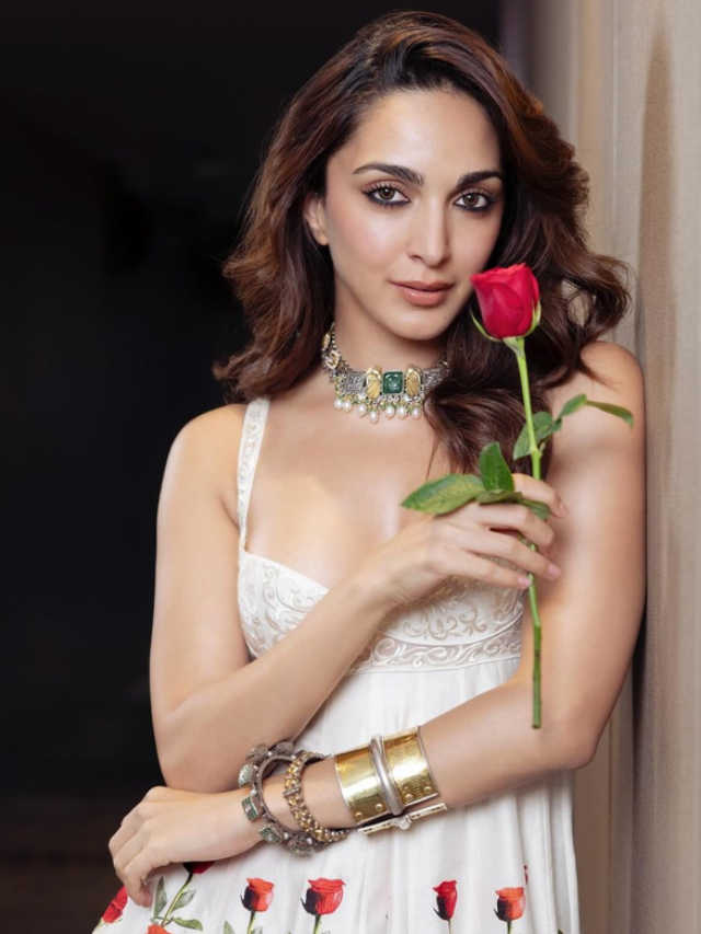 Kiara Advani Pretty Look With Rose Dress