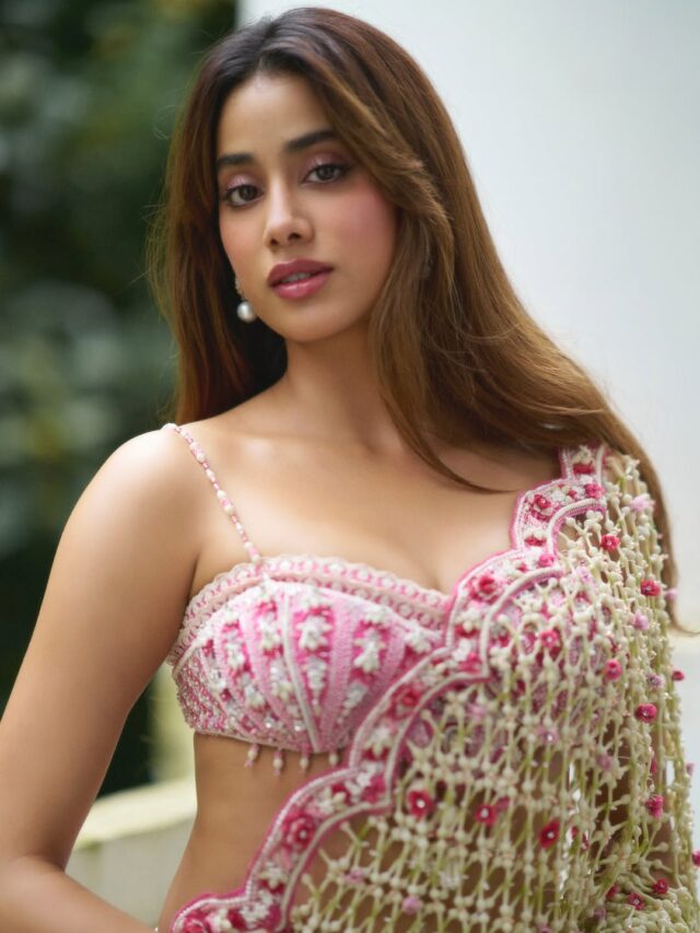 Janhvi Kapoor’s phoolon ki saari