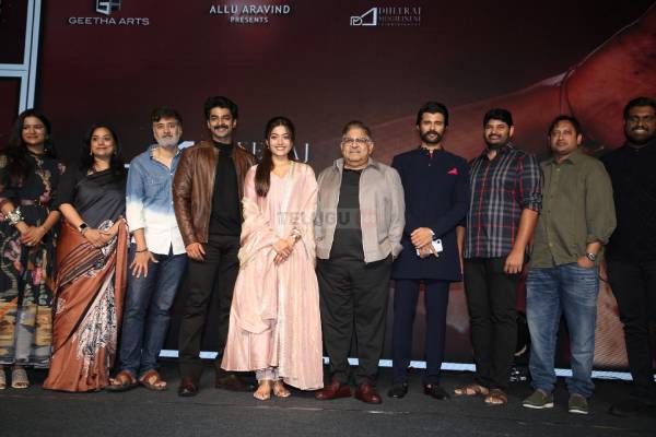 Photos : The Girlfriend Movie Success Meet