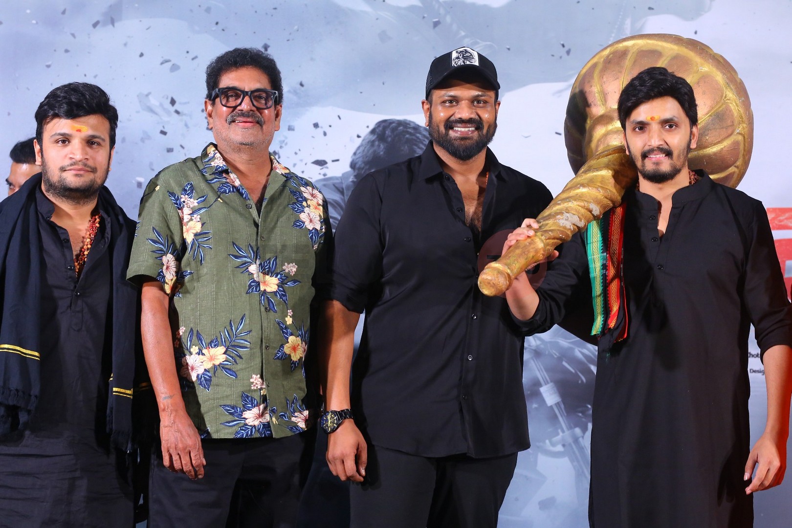 Photos: Vaanara Movie Teaser Launch