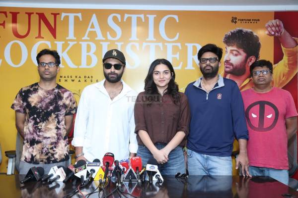 Photos : Funky Success Meet