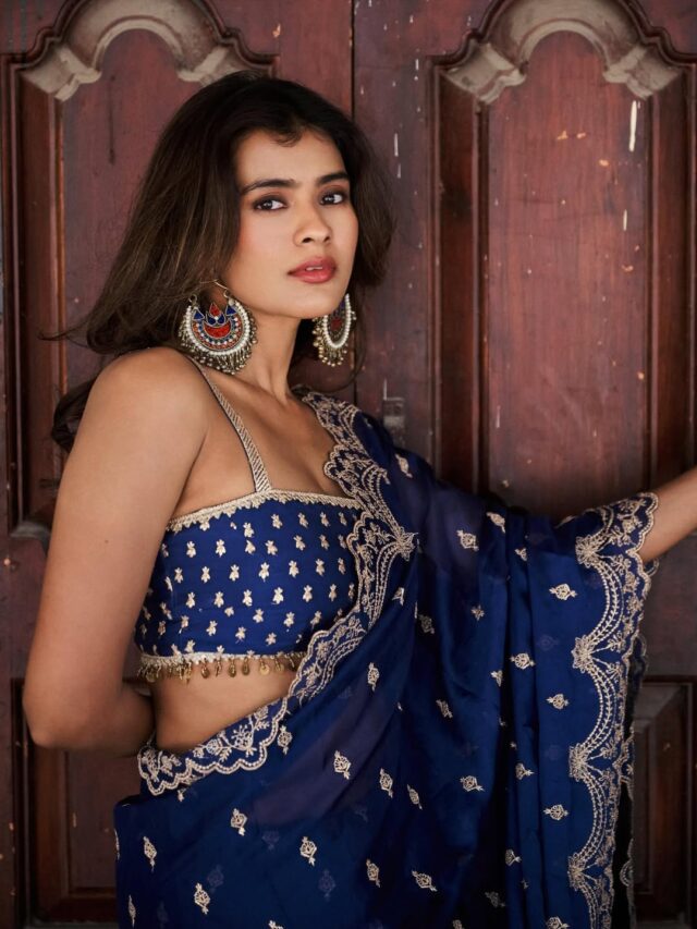 Hebah Patel Beautiful In Blue Saree