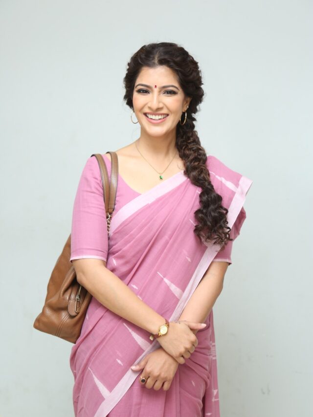 Varalaxmi Sarathkumar In Saraswati Trailer Launch