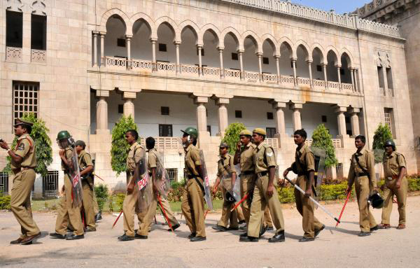 ఉస్మానియా యూనివర్సిటీలో ఉద్రిక్తత