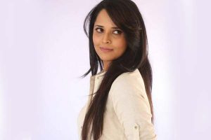 కారు ప్ర‌మాదం.. అన‌సూయ‌కు గాయాలు