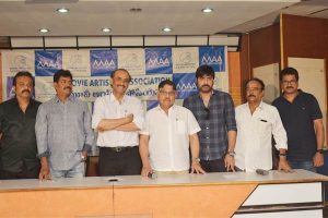 ఇండ్ర‌స్ట్రీలో డ్ర‌గ్స్ : ఆ ప‌దిమందికీ వార్నింగ్ ఇచ్చేశారు
