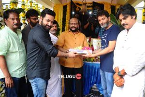 ఎన్టీఆర్ కోసం మూడు క‌థ‌లు… చివ‌రికి ఓకే చెప్పింది దేనికి?