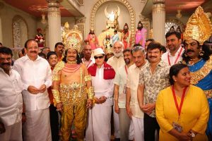 రాఘవేంద్రరావు కర్చీఫ్ వేశారండోయ్