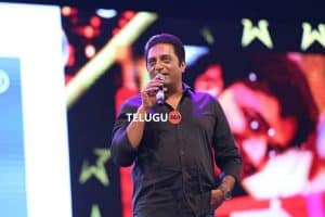 అభిమానుల గోల‌.. అలిగిన ప్ర‌కాష్‌రాజ్‌