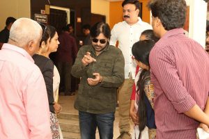 మ్యాటర్ ఇండస్ట్రీది కాదు..! టాలీవుడ్ “మెగా” షాక్
