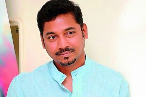 లగడపాటి చేతులలా కట్టేశారు!