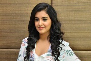 ఎగ్జామ్స్‌కి రెడీ అవుతోన్న రవితేజ హీరోయిన్