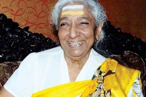 ప్రముఖ గాయని జానకికి ఎస్పీ బాలు అవార్డ్