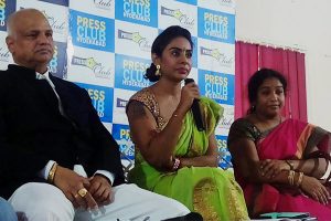 రోజా పై విరుచుకుపడ్డ శ్రీరెడ్డి