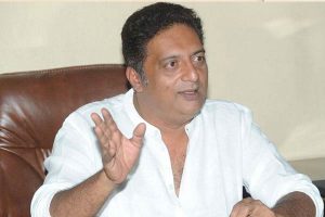 కమల్  – రజనీ మధ్యలో ప్రకాష్ రాజ్..!