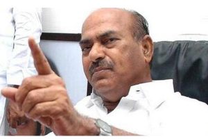షర్మిల పార్టీ వెనుక బీజేపీ ఉంది: జేసీ దివాకర్ రెడ్డి సంచలన వ్యాఖ్యలు