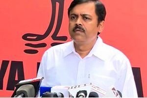 పోల‌వ‌రం ప్రాజెక్టుపై కేంద్ర బాధ్య‌త జీవీఎల్ మాట్లాడ‌రా..?
