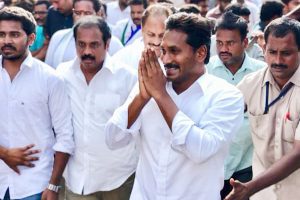 నవరత్నాల అమలే జగన్‌ ముందున్న అతి పెద్ద సవాల్..!