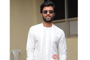మారుతితో విజ‌య్ దేవ‌ర‌కొండ‌