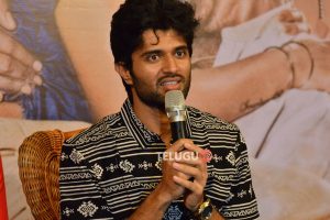 పైరసీ గురించి చెప్పి వేస్ట్‌: విజయ్ దేవరకొండ