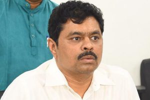 సీఎం రమేష్‌పై ఐటీ గురి..! సోదాలు షురూ..!!