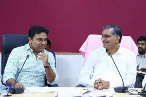 హరీష్ రావు ఇంటికి వేలాదిగా అనుచరులు..! శుభాకాంక్షలు చెప్పడానికేనా..?