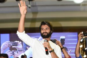 రెండు తెలుగు రాష్ట్రాలేంటి? నాకు ఒక్కటే!: విజయ్‌ దేవరకొండ
