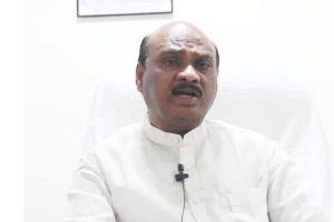 పాయింటేగా.. తల్లిని తిట్టిన వారికి మంత్రి పదవులెలా ఇచ్చారు !?