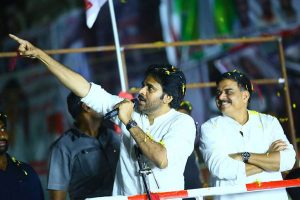 చిరంజీవి స్నేహితుడిపై పవన్ ఆరోపణలు..! కారణం రాజకీయమేనా..?