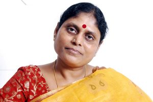 జగన్ పై దాడి: రేపు మీడియా ముందుకు రానున్న విజయమ్మ