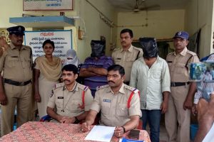 19 యేళ్లు…. మూడు ముళ్లు.. ఏడు పెళ్లిళ్లు.. !   ఆరుగురు భర్తలకు టోకరా …
