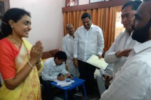 సుహాసిని డాటరాఫ్ హరికృష్ణ..! రాజకీయం బ్లడ్‌లోనే ఉంది..!!