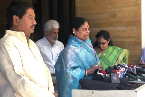 విజయమ్మ ప్రెస్‌మీట్ మరో సెల్ఫ్ గోల్ అయిందా..?