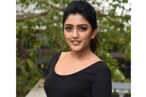 #RRR గురించి పెద‌వి విప్పిన ఈషా రెబ్బా