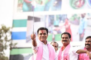 అనుకూలంగా రాయకపోతే శత్రువులేనా..? మీడియాపై కేటీఆర్ రుసరుసలెందుకో..!?