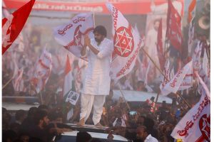 ఎవరూ చెప్పలేదా..? ఎక్కడా చదవలేదా..? ప్రభుత్వాన్ని కూలదోయాలంటే ఎమ్మెల్యేలు కావాలని..?