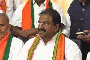 సోము వీర్రాజు వల్ల కావట్లేదని తెలంగాణ బీజేపీ నేతలు రంగంలోకి దిగారా..!?