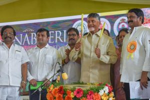 2 కోట్ల ఎకరాలకు సాగునీరు అందించడం జీవితాశయం: చంద్రబాబు
