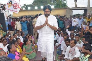 నిర్ణయాలు తీసుకోలేనంత గందరగోళంలోపవన్..!