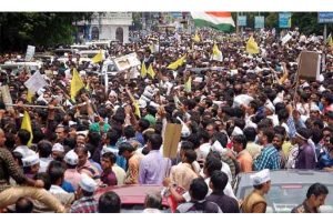 అగ్రవర్ణాల రిజర్వేషన్ ఉద్యమాల ఫలితం..! కాపు రిజర్వేషన్లకూ పరిష్కారమేనా..?