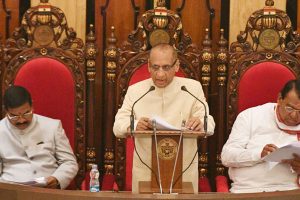రుణమాఫీ, నిరుద్యోగ భృతి, పెన్షన్ల ప్రస్తావనేది..? గవర్నర్ ప్రసంగంలో పస లేదా..?