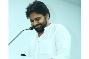 వైసీపీ, జనసేనలను కలిపే ప్రయత్నంలో టీఆర్ఎస్..! పవన్ బయటపెట్టిన నిజం..!