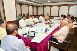 ఉండల్లి అఖిలపక్షం కాంగ్రెస్‌ను విలన్‌ని చేయడానికా..?