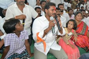 పోలీస్ ప్రమోషన్లలో కులం..! జగన్ తెలియక అనలేదు.. కావాలనే అన్నారు..!