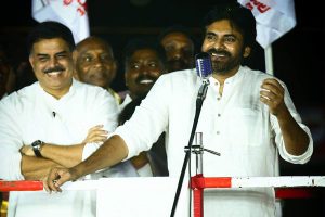 కొన్ని కుటుంబాల కబంధ హస్తాల్లో నుంచి రాయలసీమ బయటపడాలి: పవన్ కళ్యాణ్