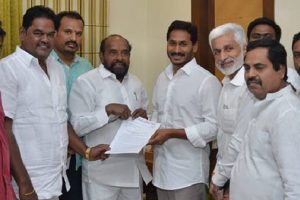 ఇక వైసీపీ చెంతకు ఆర్.కృష్ణయ్య..!