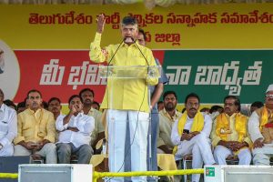 జగన్ బండారాన్ని సీబీఐ మాజీ జేడీ బయట పెట్టాలంటున్న చంద్రబాబు..!
