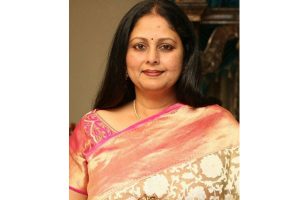వైసీపీలోకి జయసుధ..! ఏపీలో ఏదో ఓ లోక్‌సభ స్థానం నుంచి పోటీ..?
