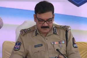 పోలీస్ కమిషనర్ గారూ.. ఆ ఓట్లు హైదరాబాద్‌లో ఉన్నాయండి..!