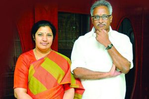 భర్త వైకాపా ఎమ్మెల్యే అభ్యర్థి, భార్య బీజేపీ ఎంపీ అభ్యర్థి , సాక్షి కి ఇది కుమ్మక్కు లా కనిపించదు